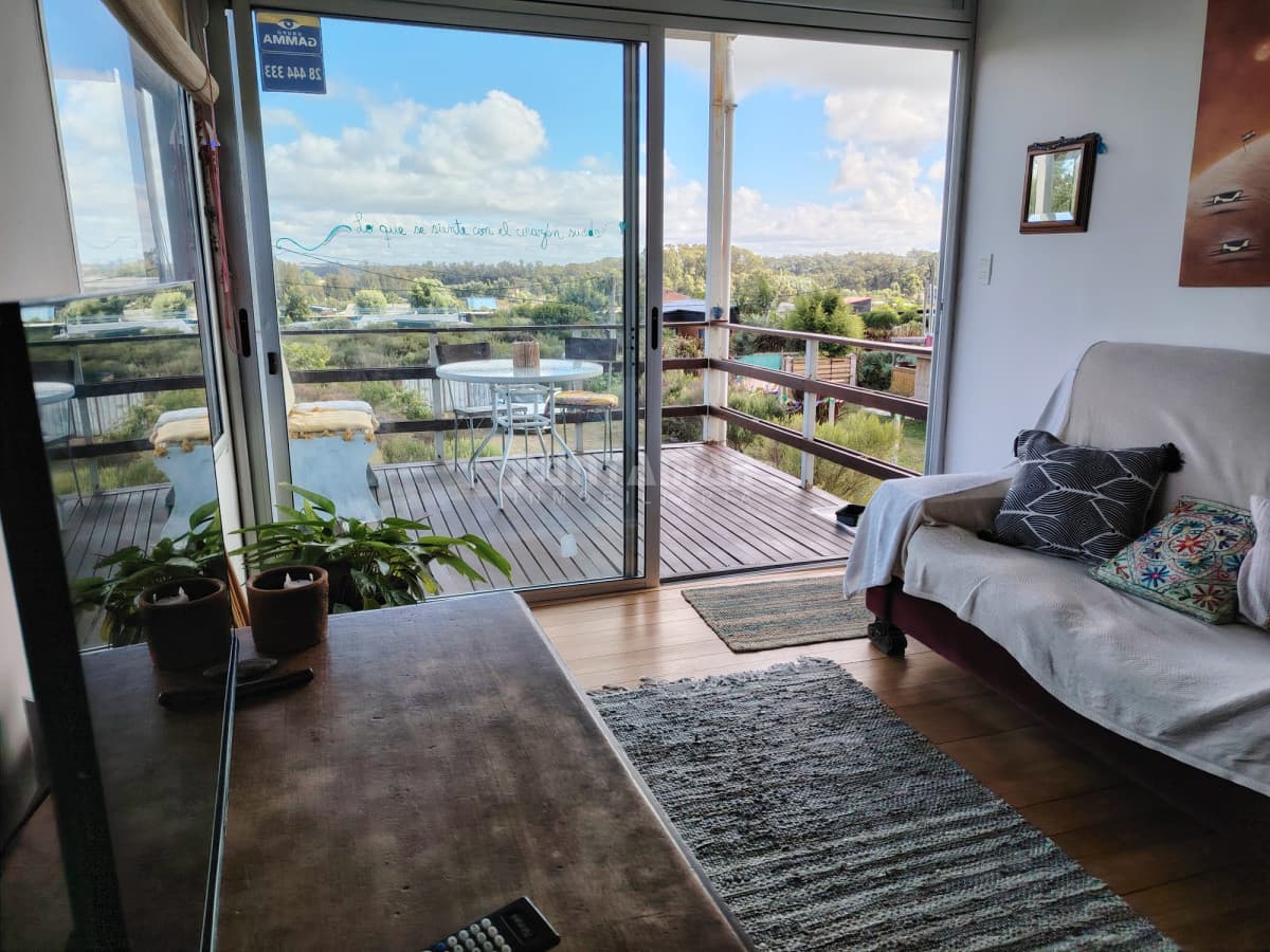 ALQUILER DE CASA DE 1 Y 1/2 DORMITORIO EN MIRAMAR ACRES   -