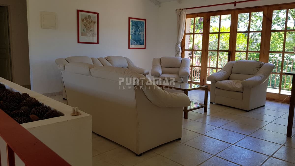ALQUILER DE CASA EN MONTOYA FRENTE AL MAR 4 DORMITORIOS  -