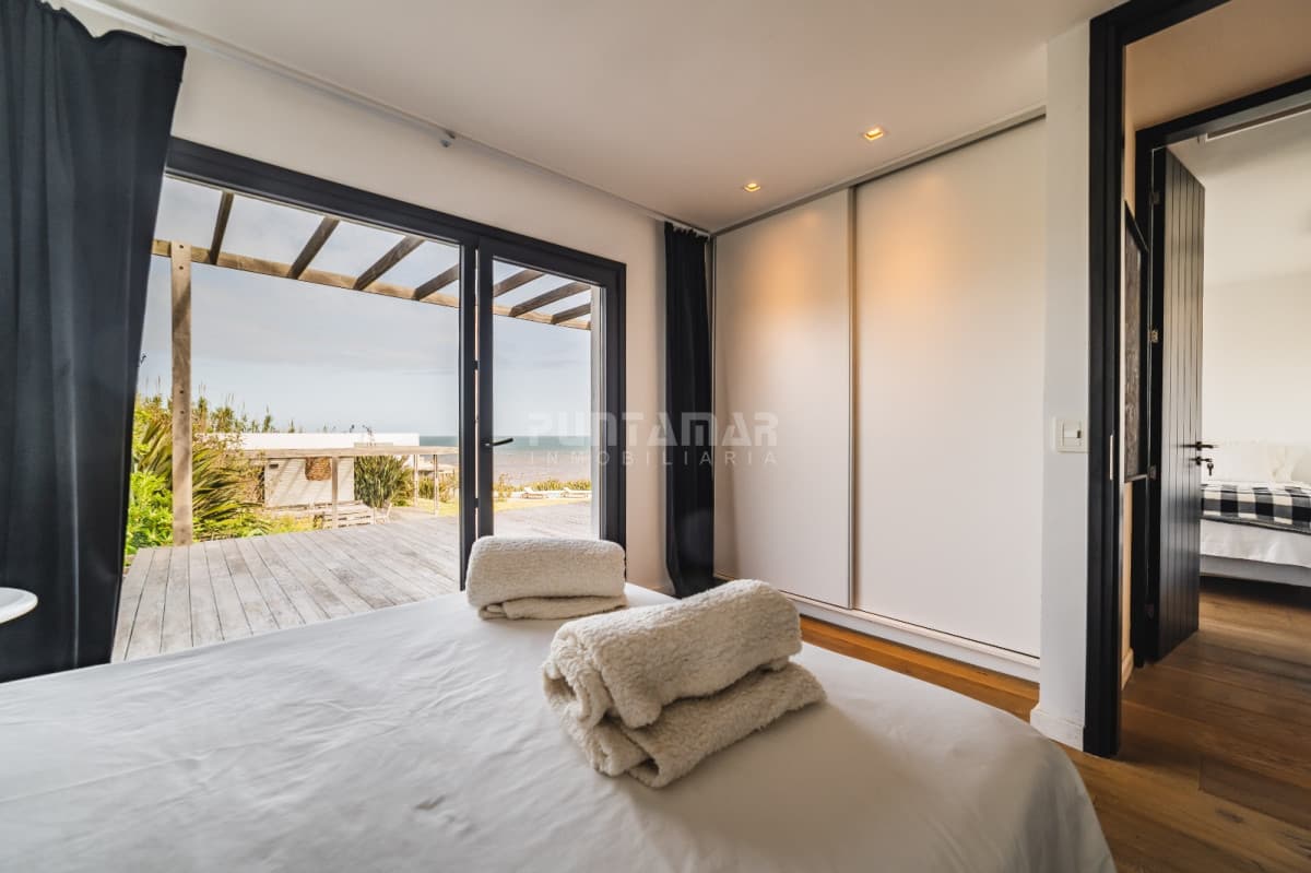 ESPECTACULAR CASA EN EL CHORRO CON PISCINA Y VISTA AL MAR  -