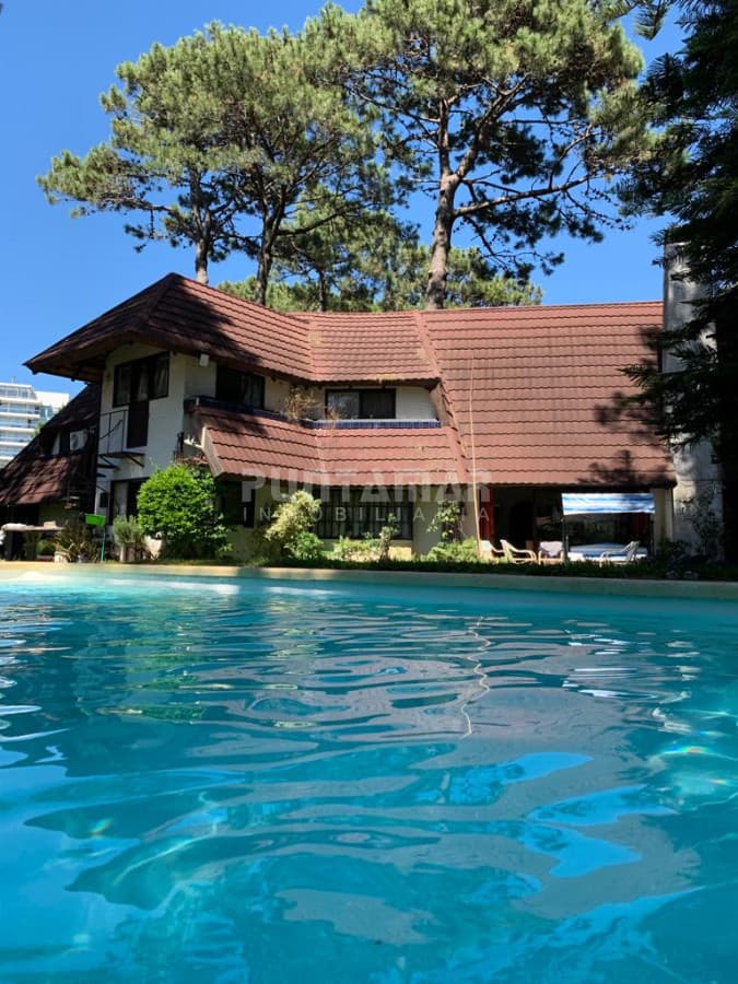 Casa de 4 dormitorios con piscina en San Rafael  -