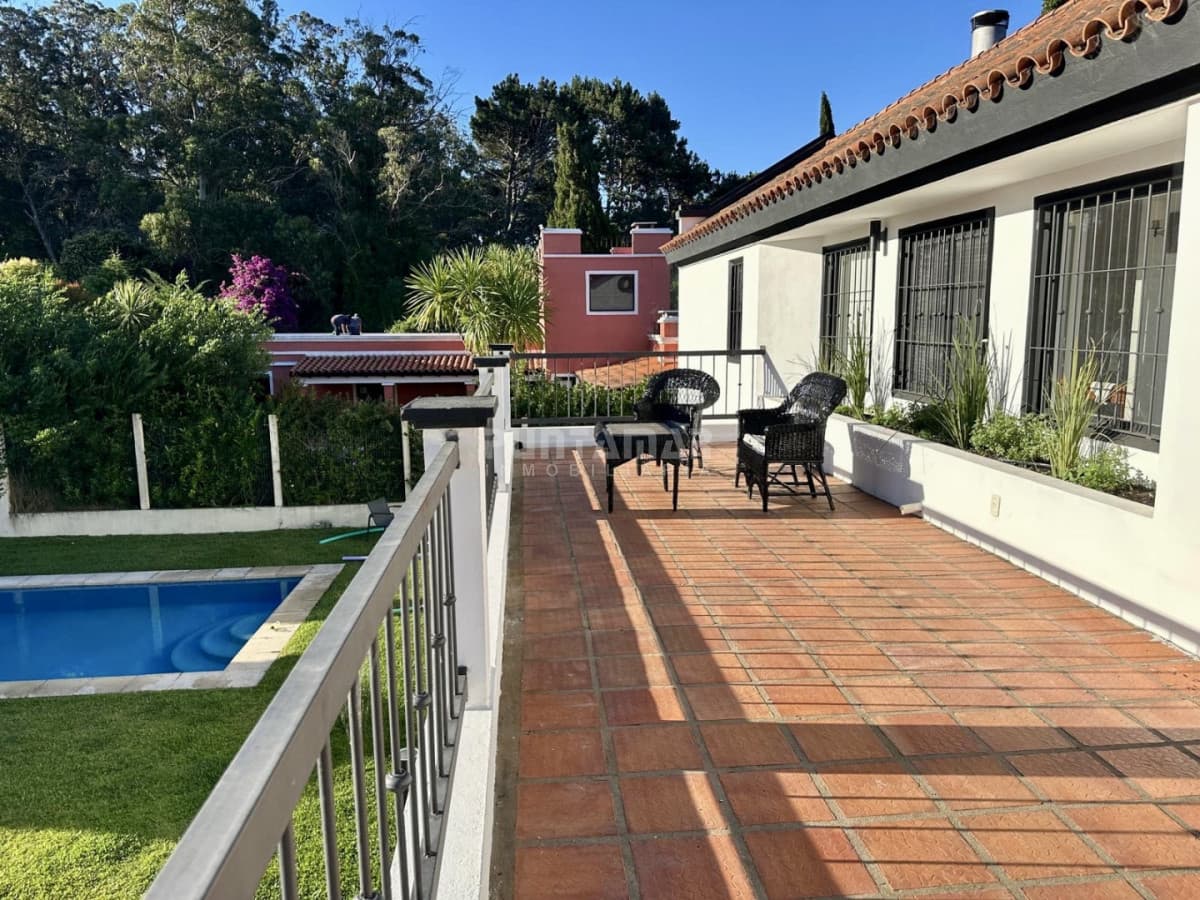ALQUILER HERMOSA CASA A 500 METROS DEL MAR EN RINCON DEL INDIO  -