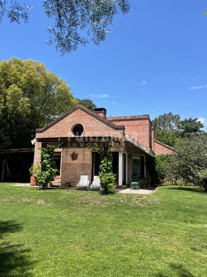 CALIDA CASA EN SAN RAFAEL ALQUILER A METROS DEL MAR  -