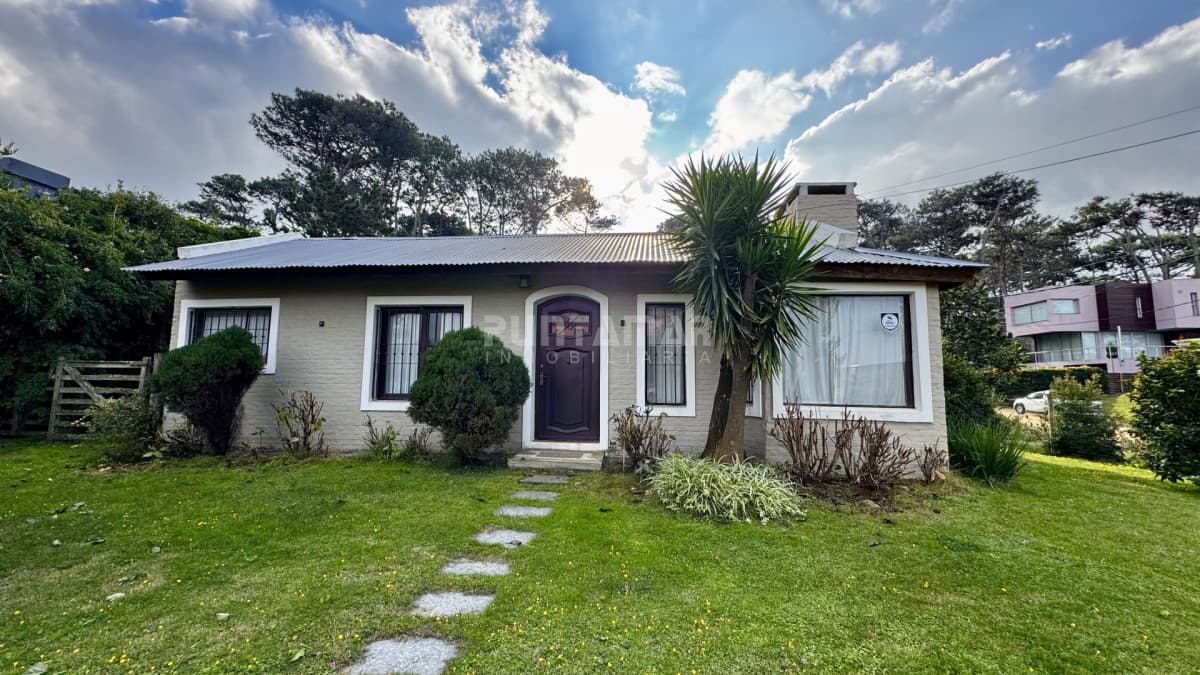ALQUILER CASA MONTOYA 4 DORMITORIOS  -