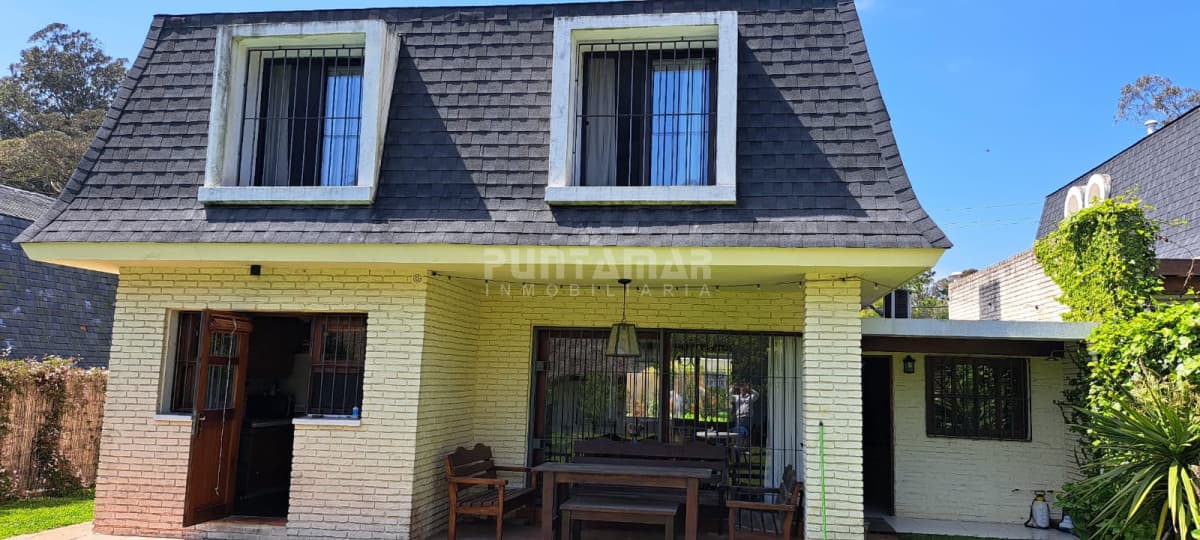 HERMOSA CASA EN PARADA 23 DE LA BRAVA, RINCON DEL INDIO   -
