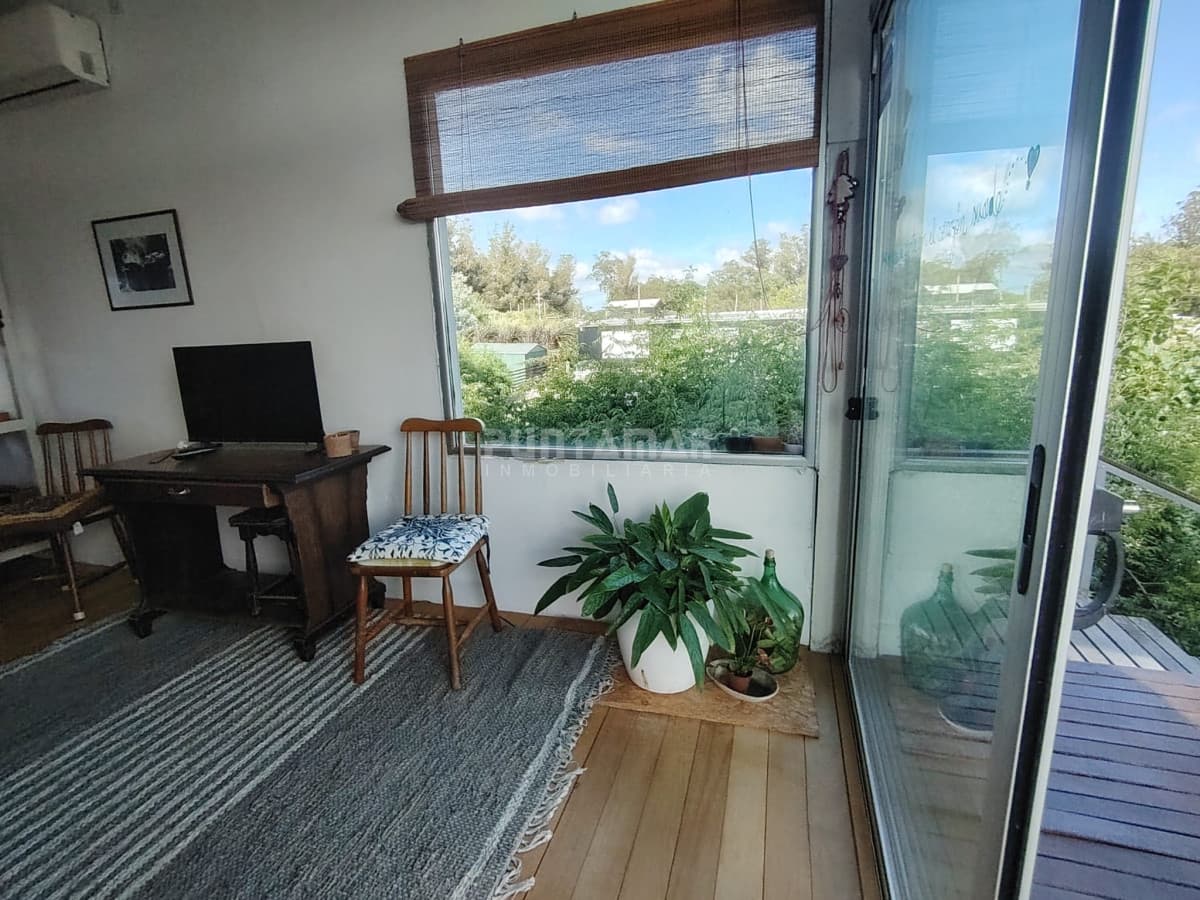 ALQUILER DE CASA DE 1 Y 1/2 DORMITORIO EN MIRAMAR ACRES   -
