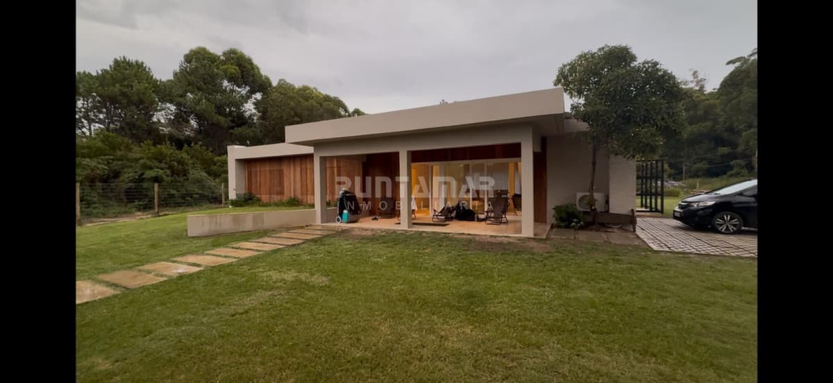 ALQUILER DE CASA DE 3 DORMITORIOS EN PORTEZUELO  -