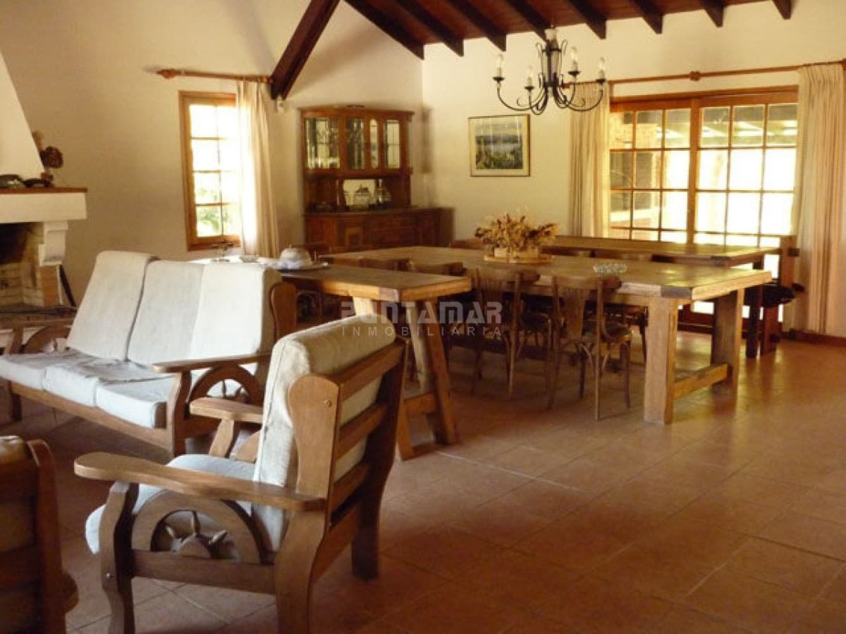 ALQUILER CASA DE 5 DORMIS CON PISCINA  -