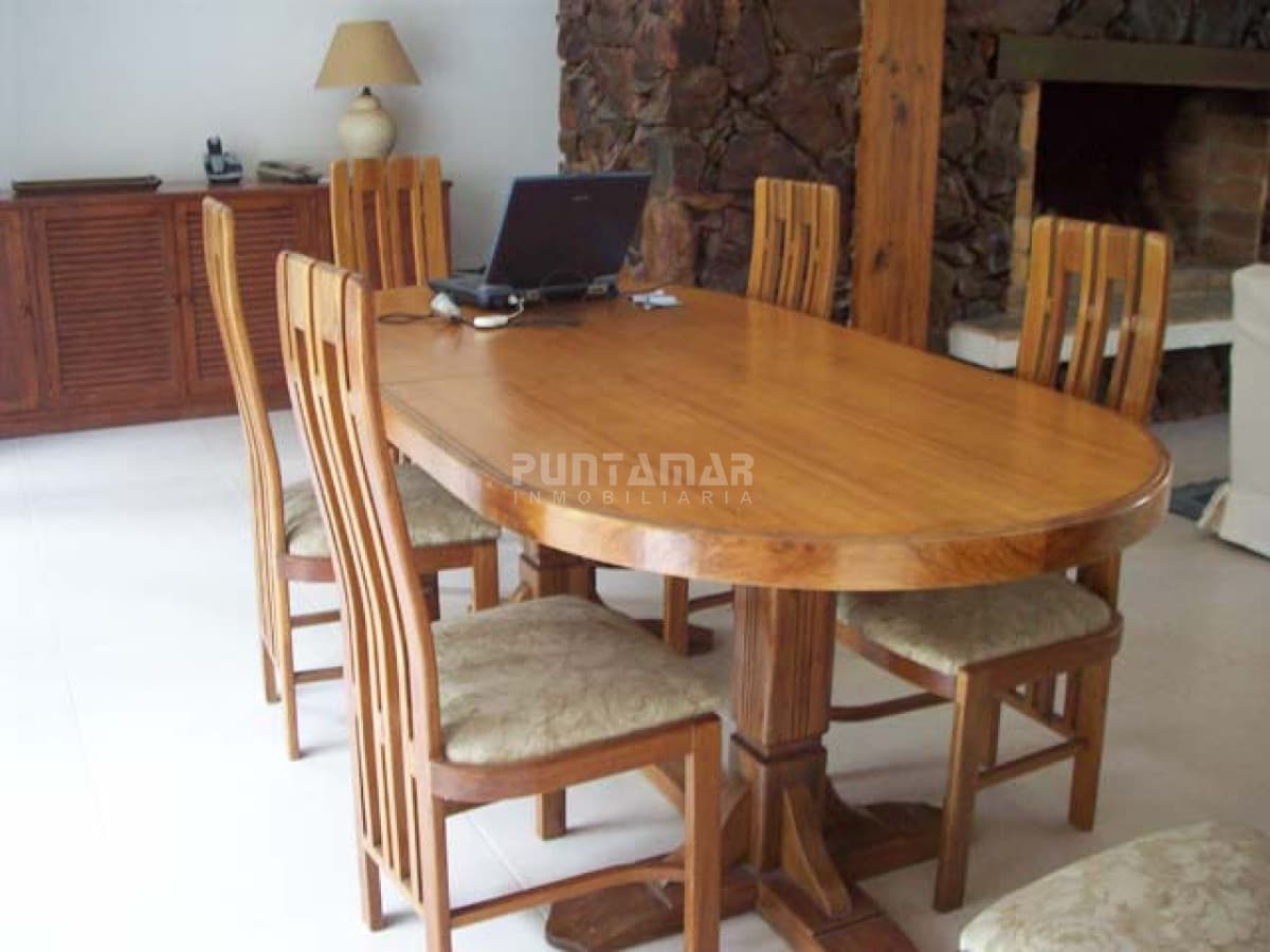 CASA EN ALQUILER EN PUNTA DEL ESTE, ZONA GOLF CON PISCINA  -