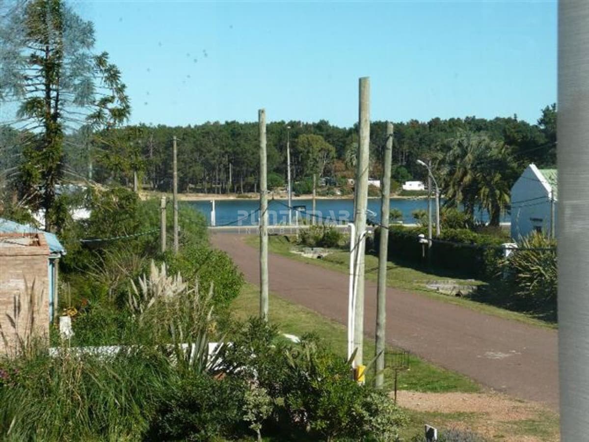 Casa ID.210787 - MUY LINDA CASA EN LA BARRA 3 DORMITORIOS CON PISCINA