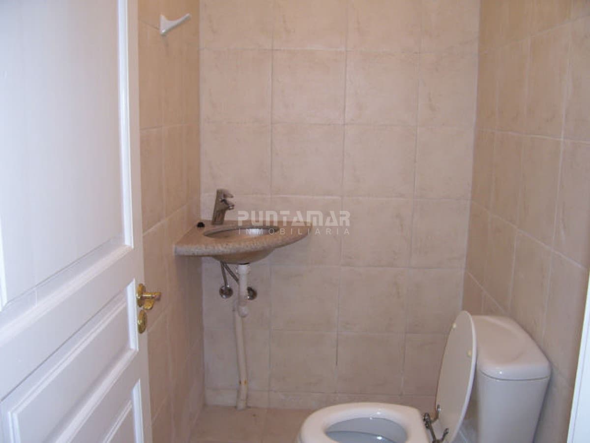 CASA EN ALQUILER EN LA BARRA DE 5 DORMITORIOS A METROS DE LA PLAYA  -