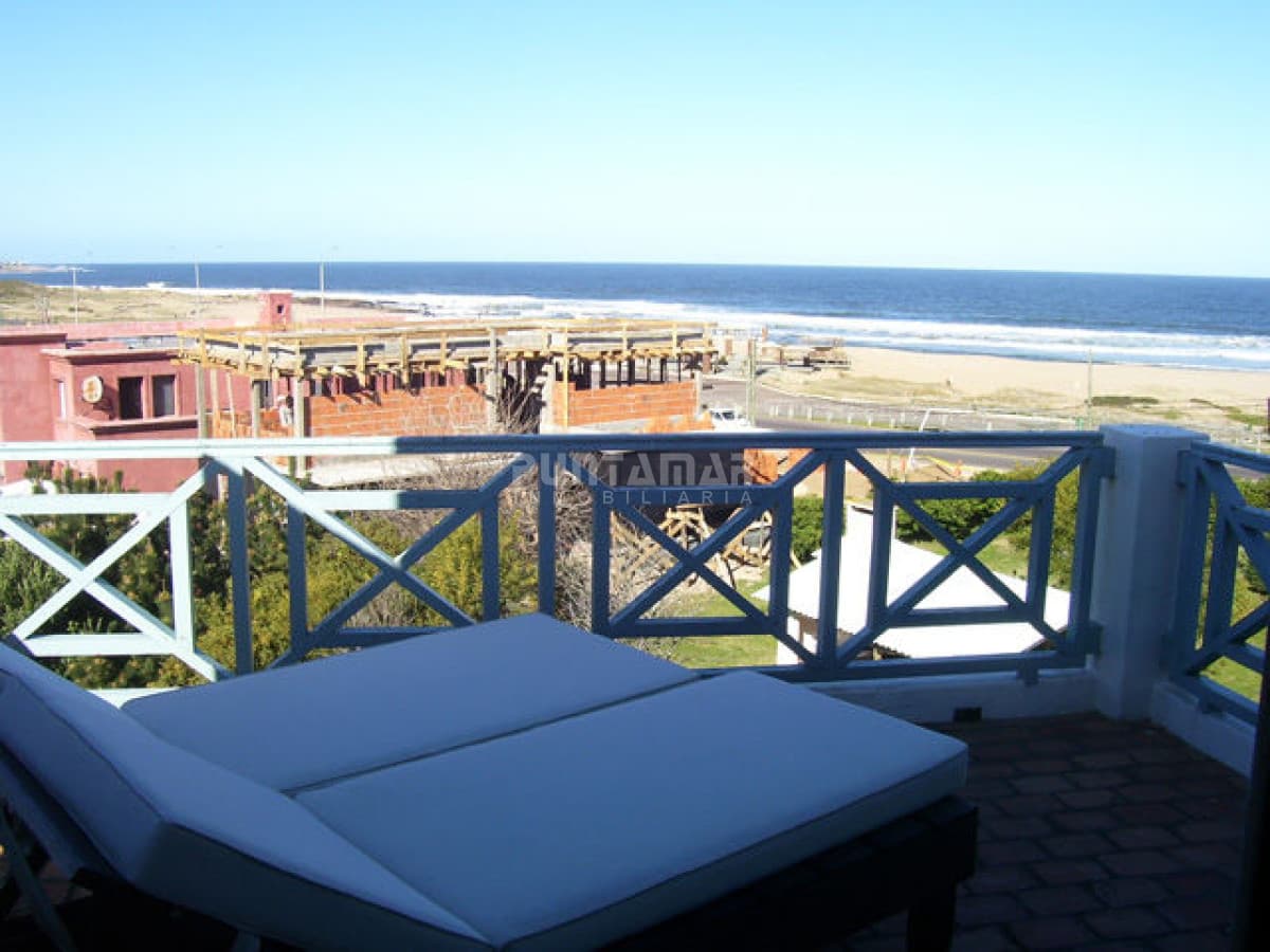 Casa ID.210834 - IMPONENTE CASA CON PISCINA EN LA BARRA-MONTOYA FRENTE AL MAR