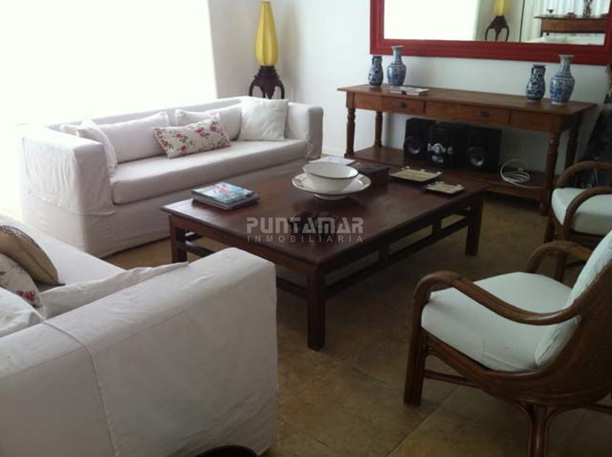 CASA EN LA BARRA, 4 DORMITORIOS, 3 BAÑOS, MUY CERCA DEL MAR  -