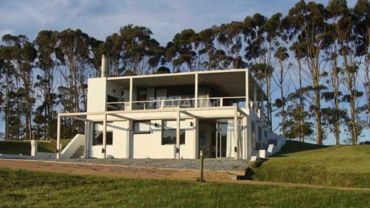 Casa en San Vicente, 3 dormitorios *  -