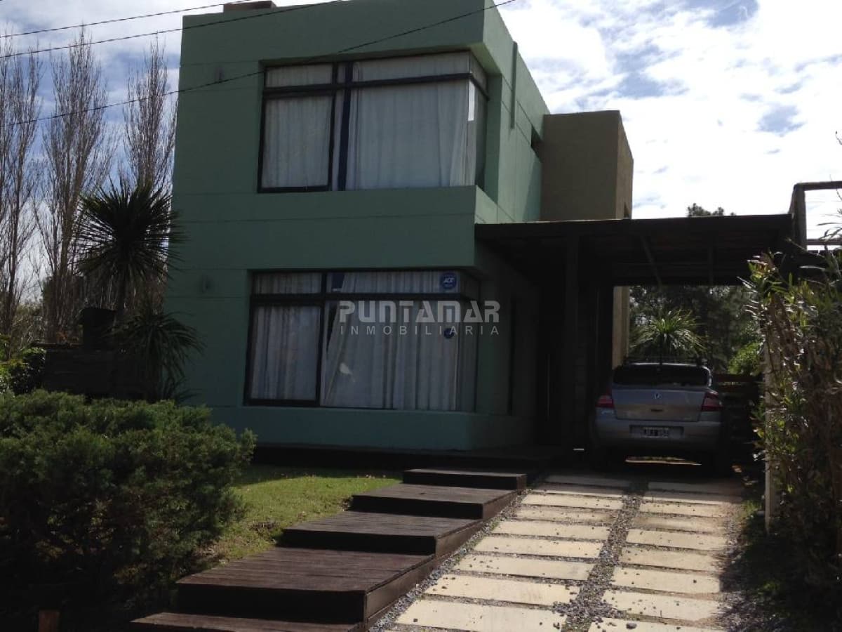 Casa ID.210919 - VENTA CASA LA BARRA DE 4 DORMITORIOS