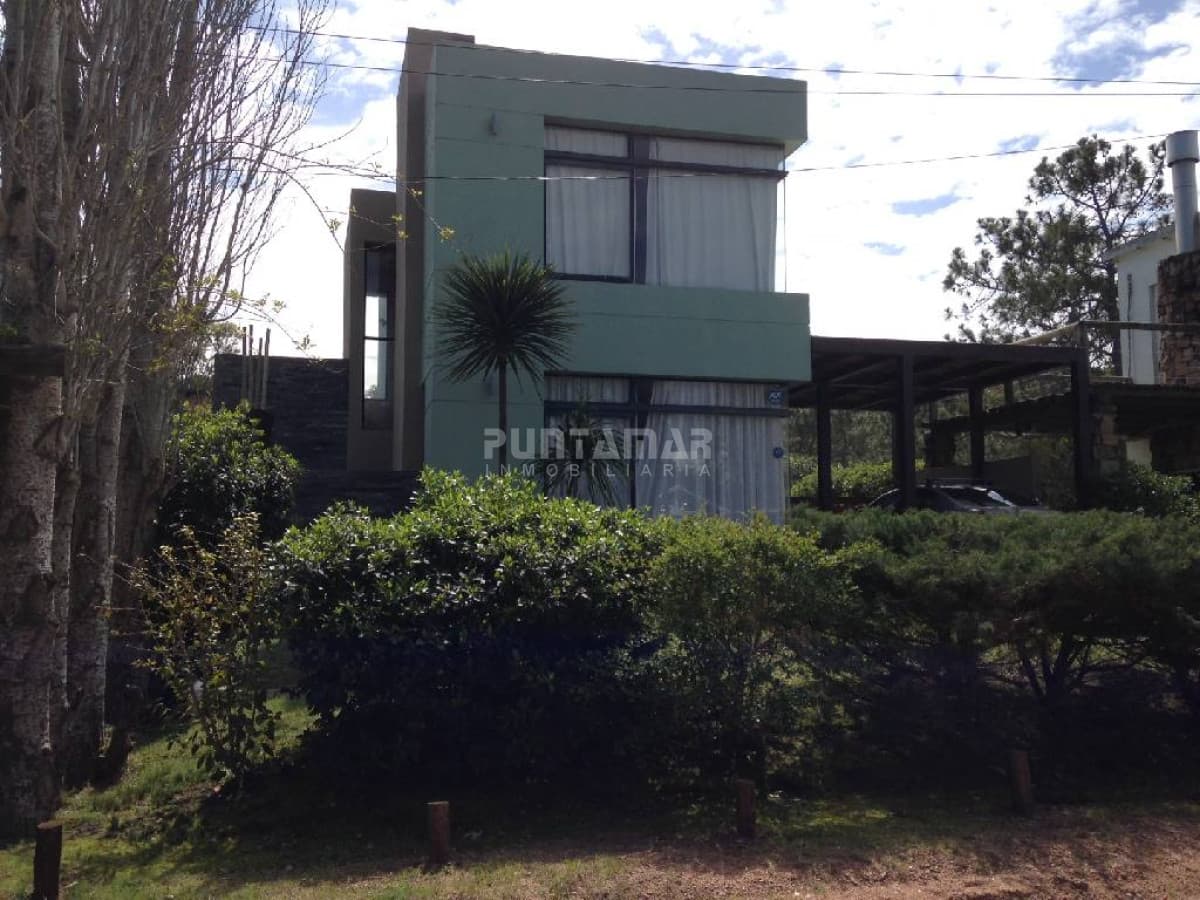 Casa ID.210919 - VENTA CASA LA BARRA DE 4 DORMITORIOS