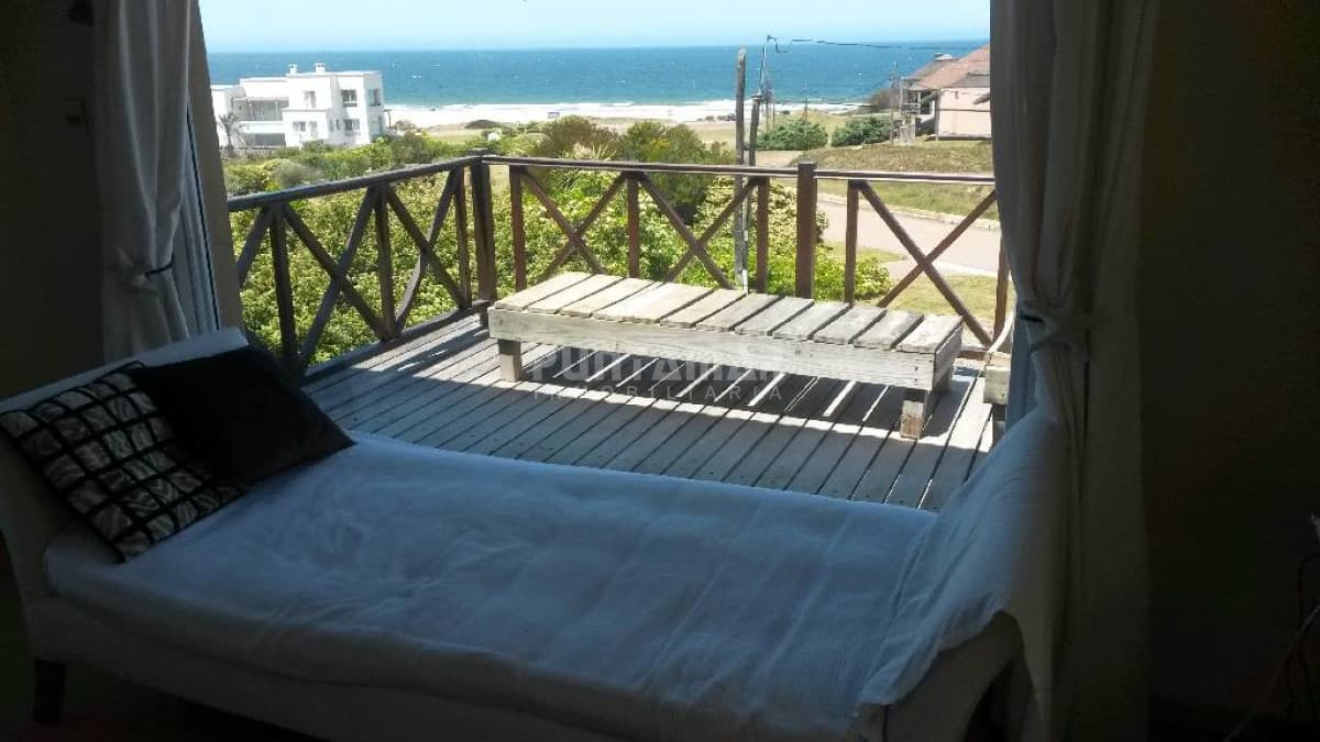 Casa en alquiler en Montoya, vista al mar  -