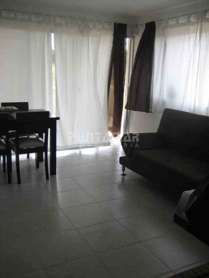 CASA DE DOCS DORMITORIOS EN LA BARRA, GRAN PARQUE  -