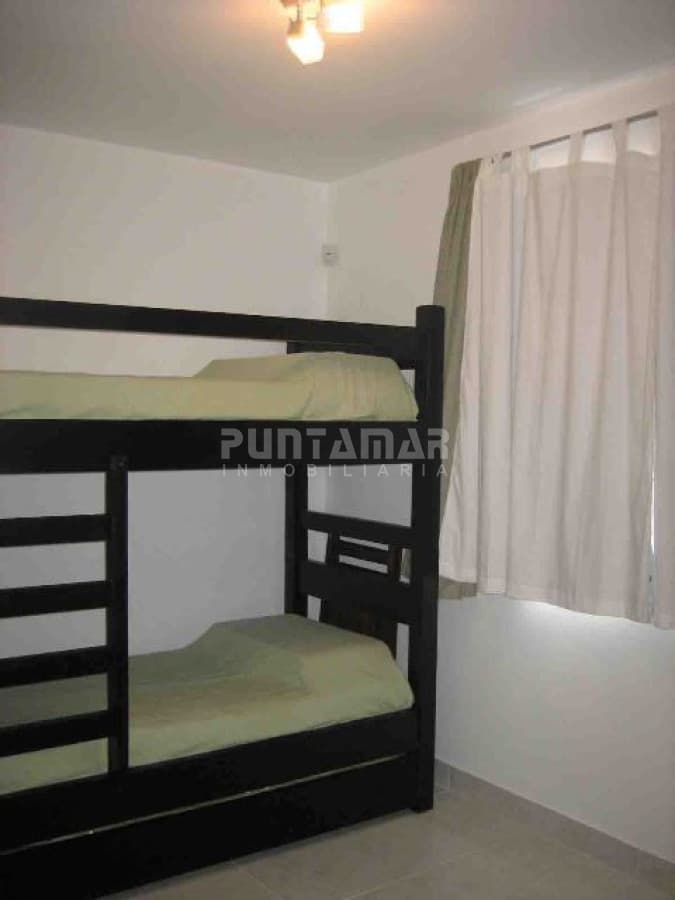 CASA DE DOCS DORMITORIOS EN LA BARRA, GRAN PARQUE  -