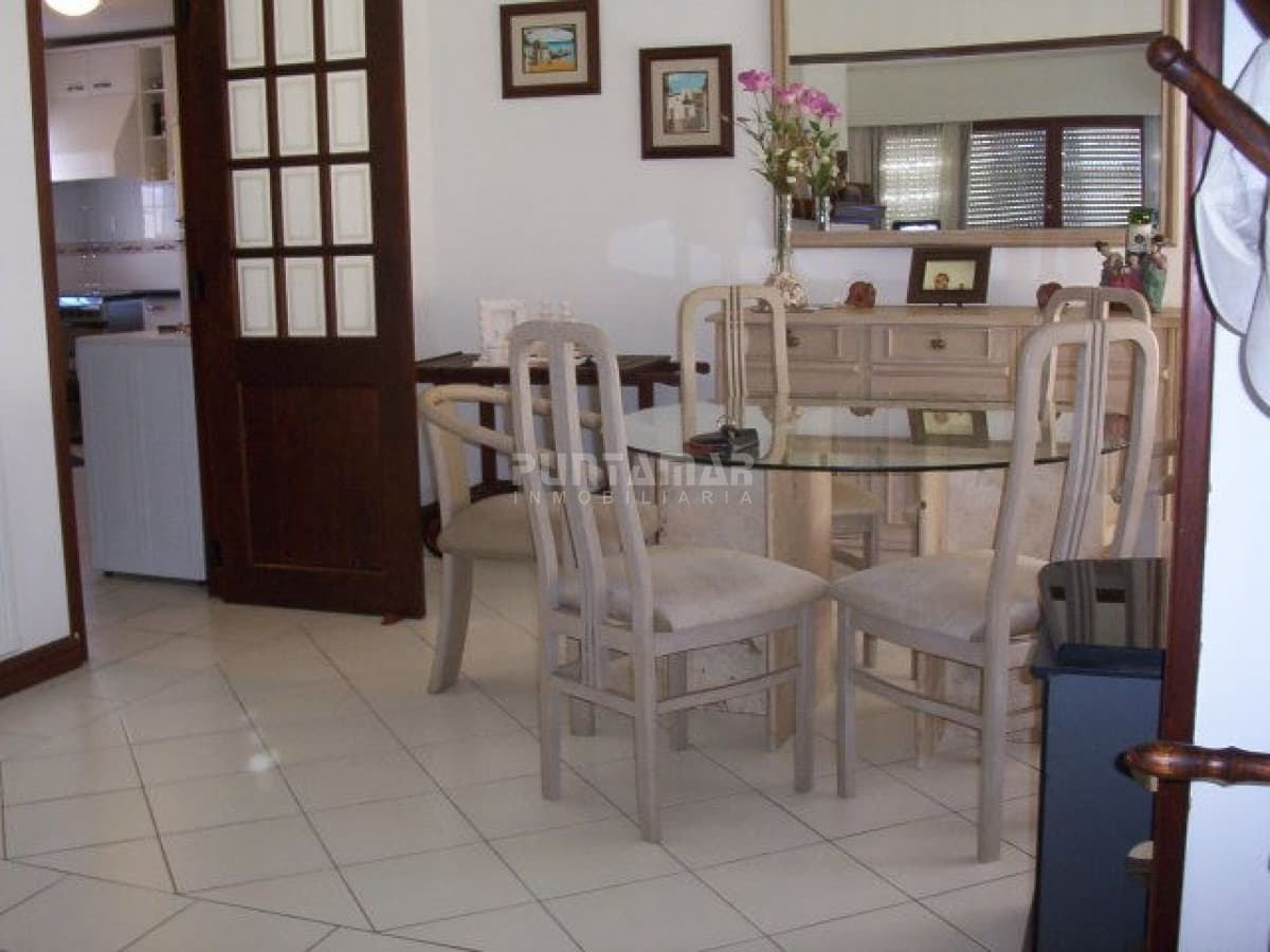 CASA DE 3 DORMITORIOS EN LA MANSA   -