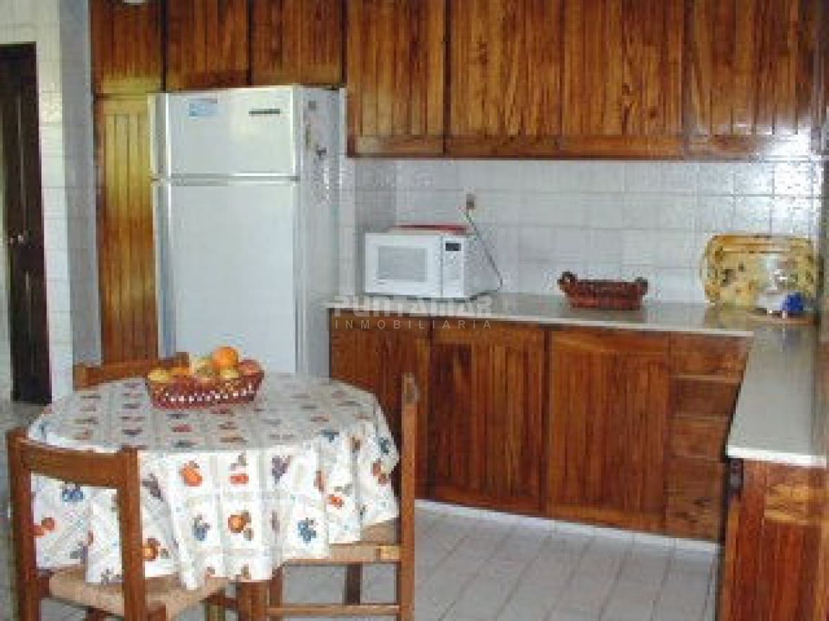 CASA DE 3 DORMITORIOS EN LA MANSA  -