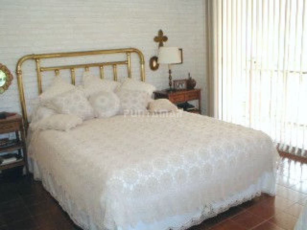 CASA DE 3 DORMITORIOS EN LA MANSA  -