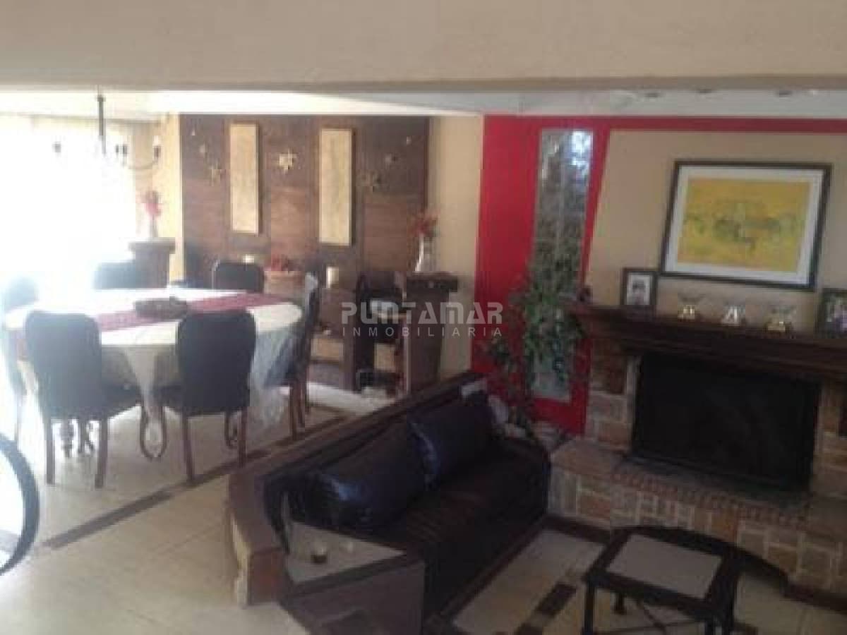 Casa en Pinares, 3 dormitorios *  -