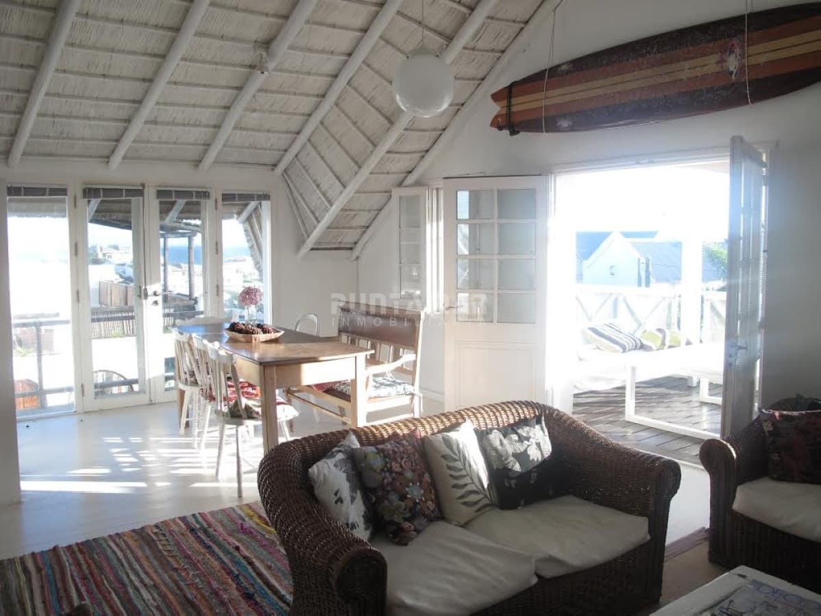ALQUILER DE CASA 4 DORMITORIOS DE LA RUTA AL MAR EN LA BARRA  -