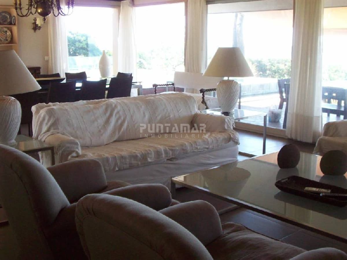 Casa ID.210524 - VENTA CASA PUNTA DEL ESTE FRENTE AL MAR