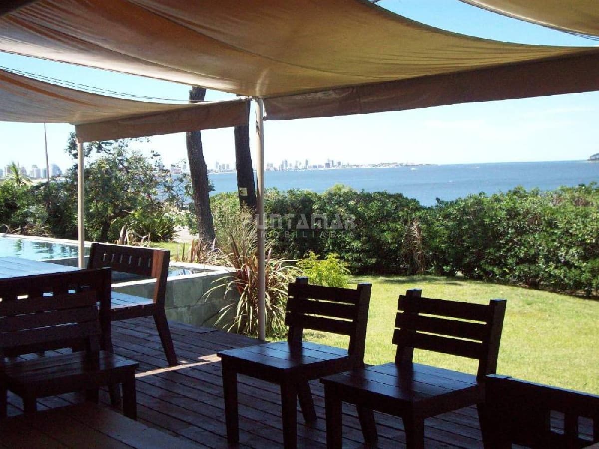 Casa ID.210524 - VENTA CASA PUNTA DEL ESTE FRENTE AL MAR