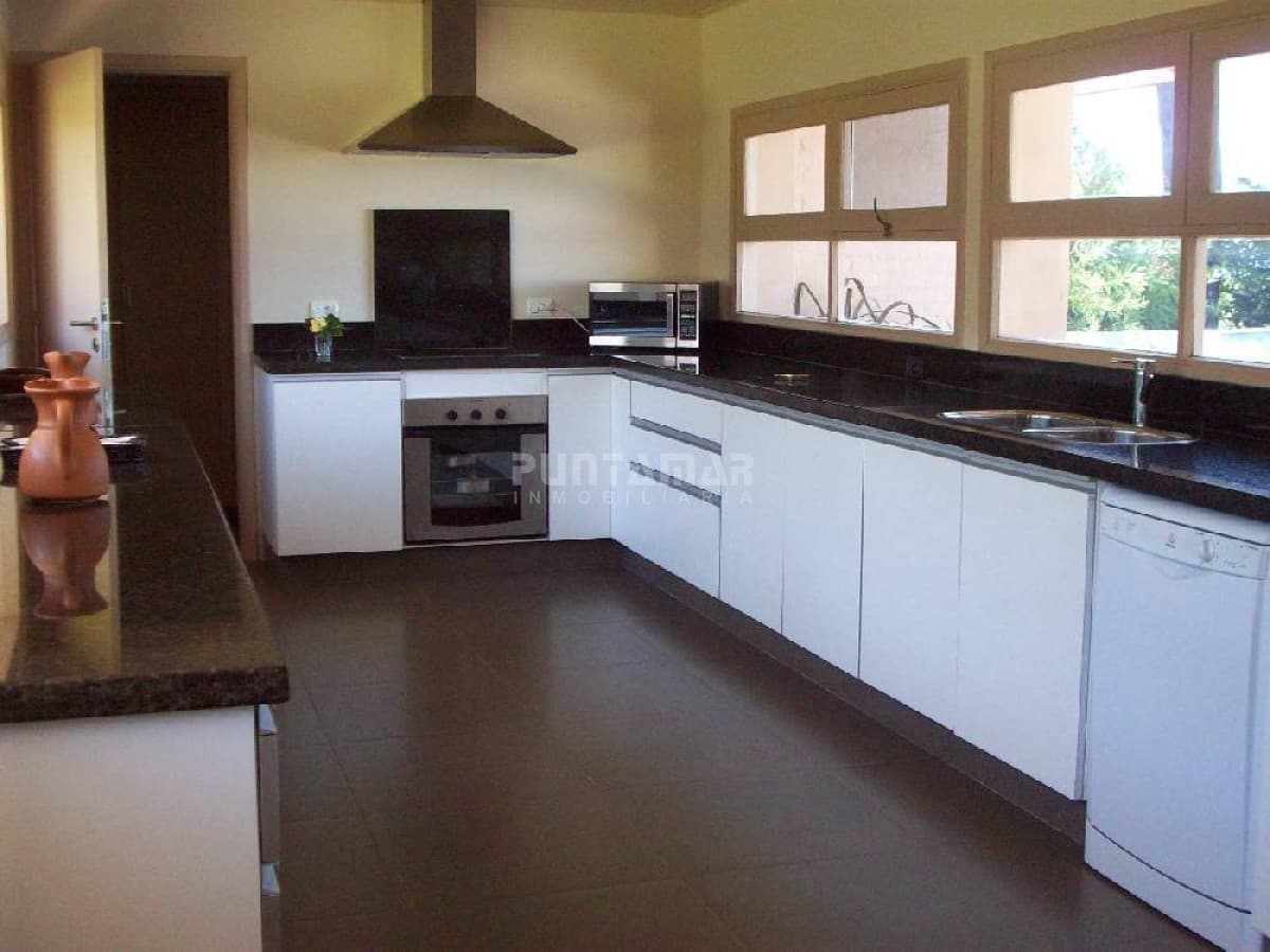 Casa ID.210524 - VENTA CASA PUNTA DEL ESTE FRENTE AL MAR