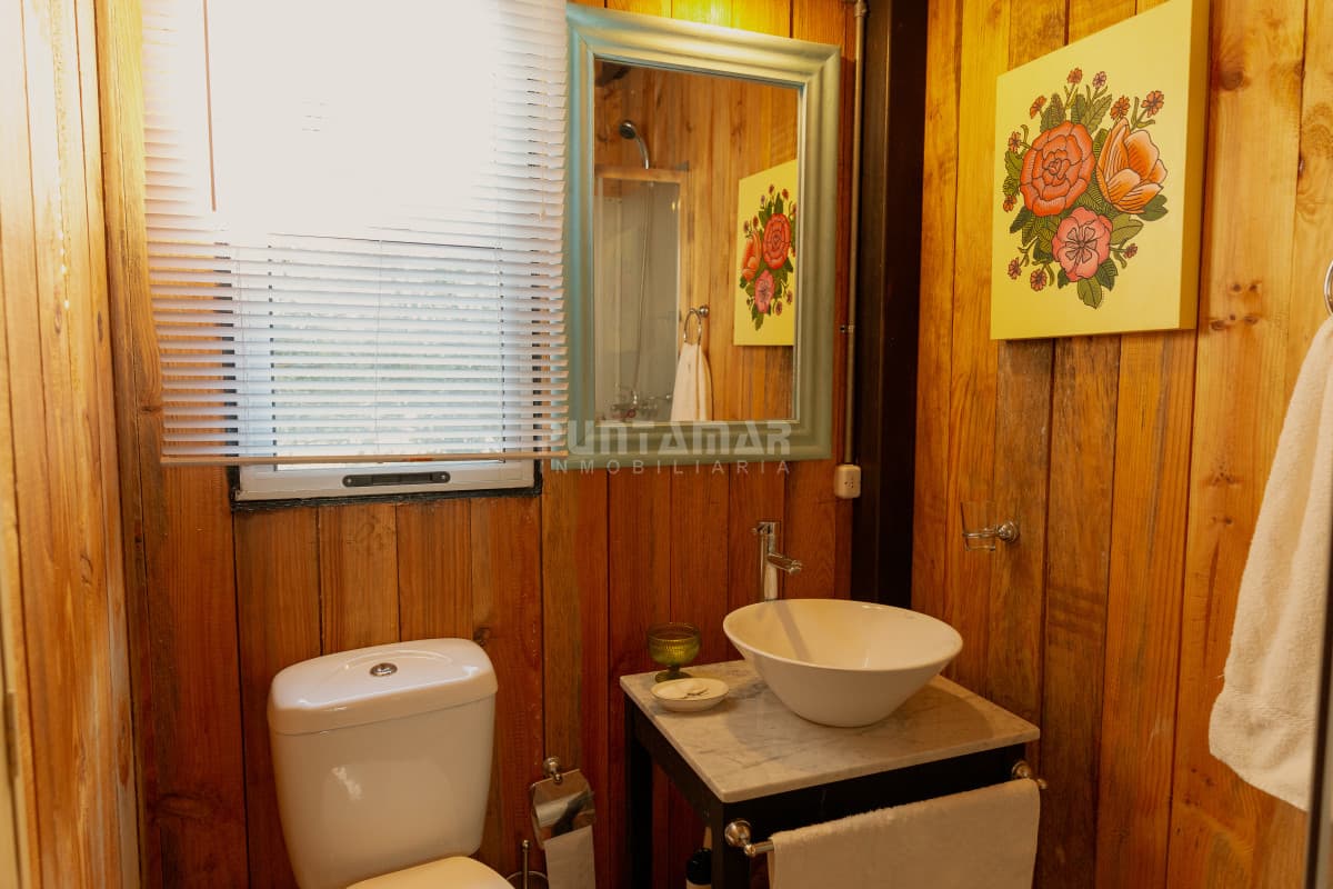 HERMOSA CASA A METROS DEL MAR Y LA LAGUNA DE JOSE IGNACIO  -