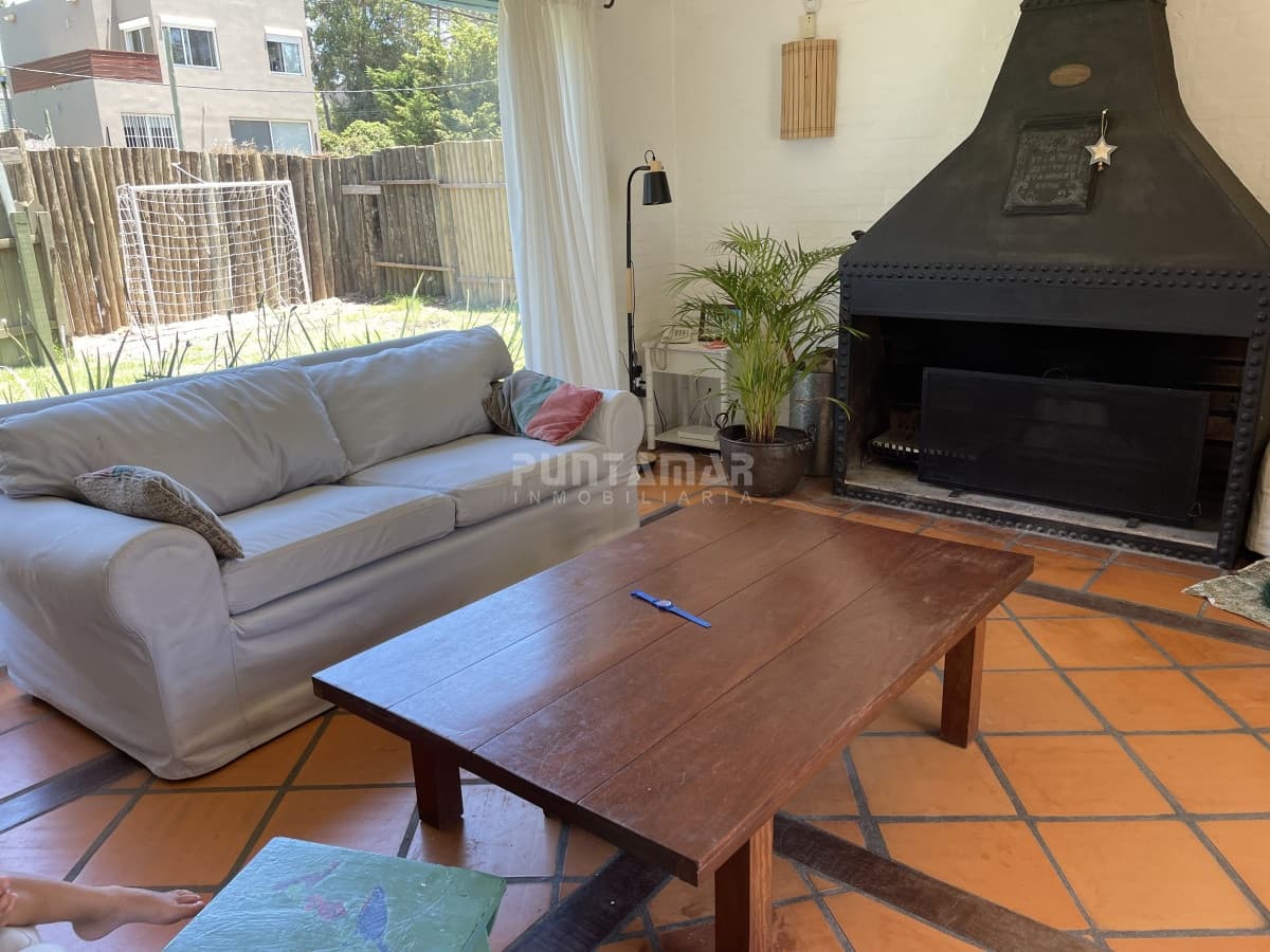 ALQUILER DE CASA EN MONTOYA CON PISCINA  -