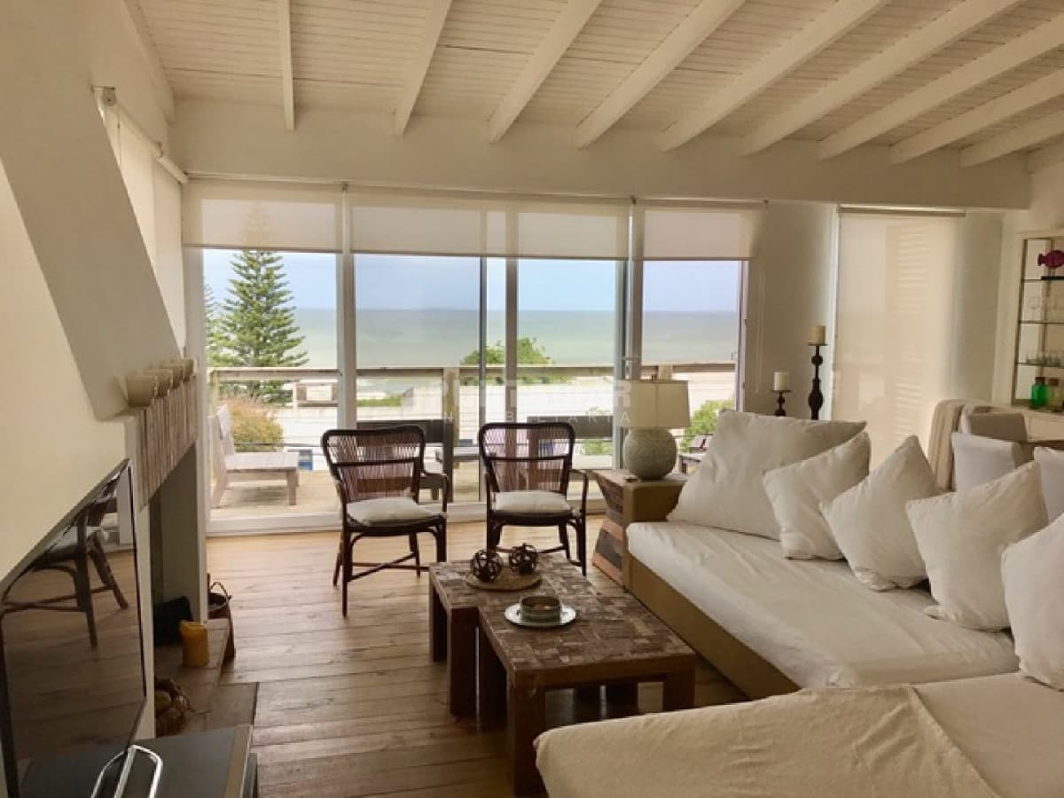 Casa en alquiler en La Barra, 4 dormitorios, piscina  -