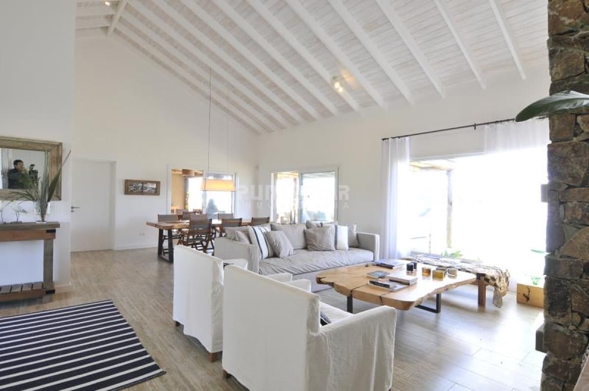 Casa en alquiler en Pueblo Mio  -
