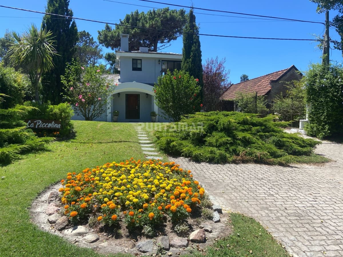 CASA DE 2 PLANTAS EN RINCON DEL INDIO  -