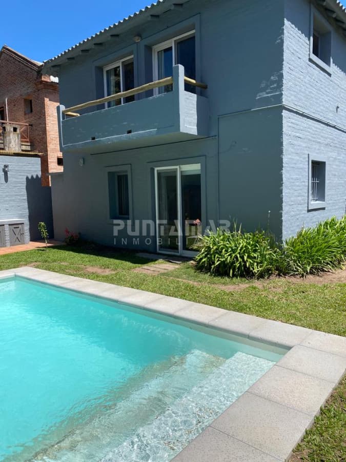 ALQUILER DE CASA EN MONTOYA CON PISCINA  -