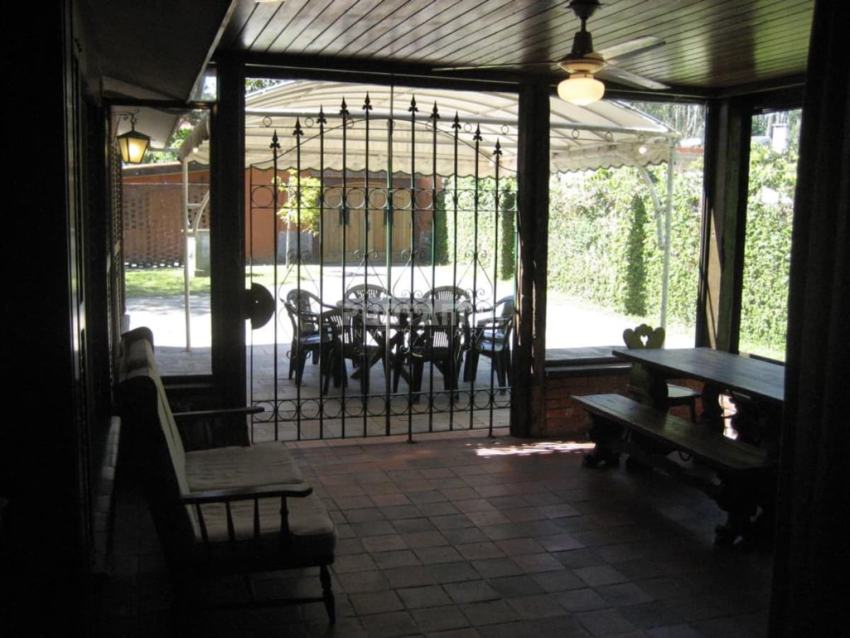 CHALET DE 4 DORMITORIOS EN PARADA 7 DE LA MANSA  -