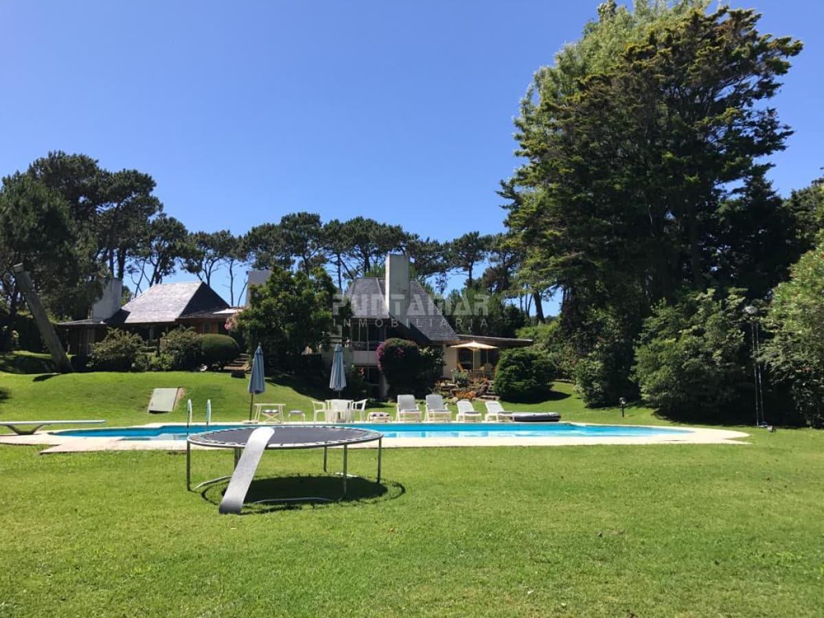 Casa en alquiler con piscina en Lugano   -