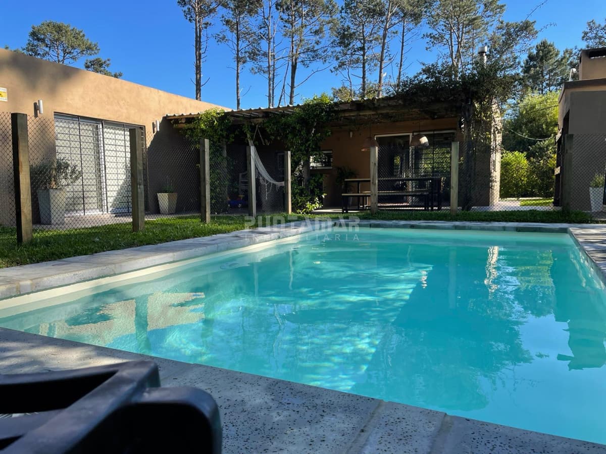Casa ID.213368 - Casa en venta en Parque Burnett