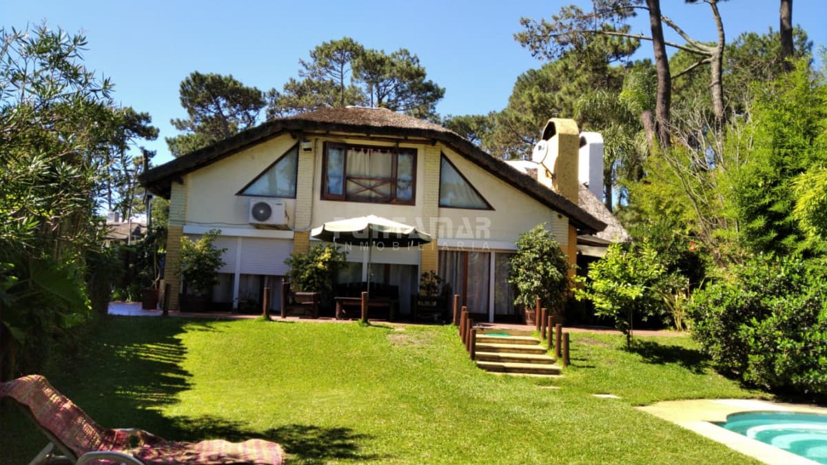 Casa ID.213458 -  VENTA Y ALQUILER ANUAL,  CASA  EN PINARES CERCA DEL MAR