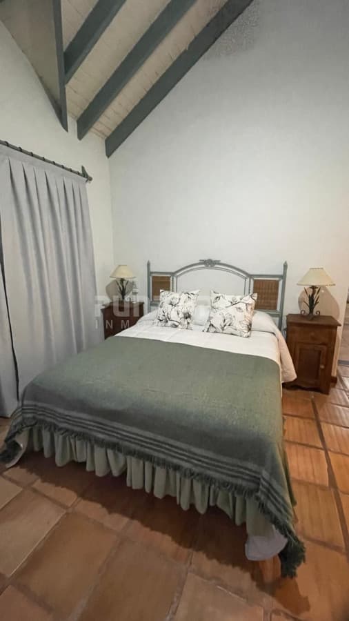 ALQUILER  CASA 4 DORMITORIOS  EN EL CORAZON DE LA BARRA  -