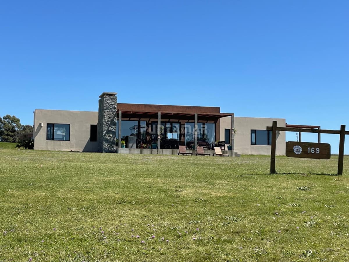 Casa ID.213925 - VENTA DE CASA DE 2 DORMITORIOS EN PUEBLO MIO