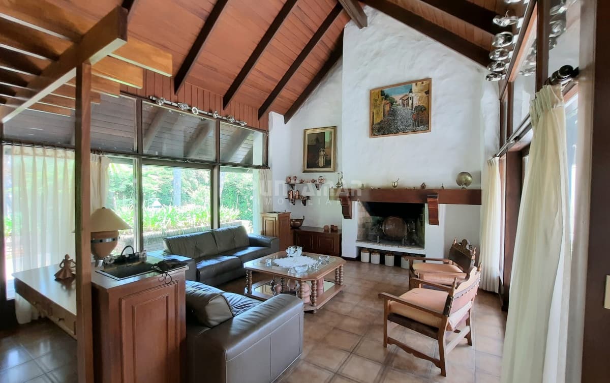 Casa ID.212852 - IMPORTANTE CASA CON GRAN PARQUE Y PISCINA EN LA MANSA