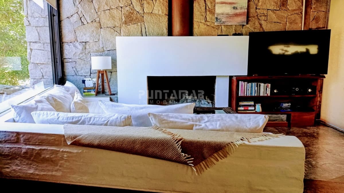 CASA EN ALQUILER TEMPORADA ZONA DE MONTOYA LA BARRA A DOS CUADRA DEL MAR   -