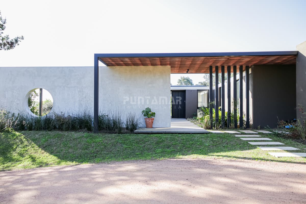 Casa en alquiler en Pueblo Mio  -