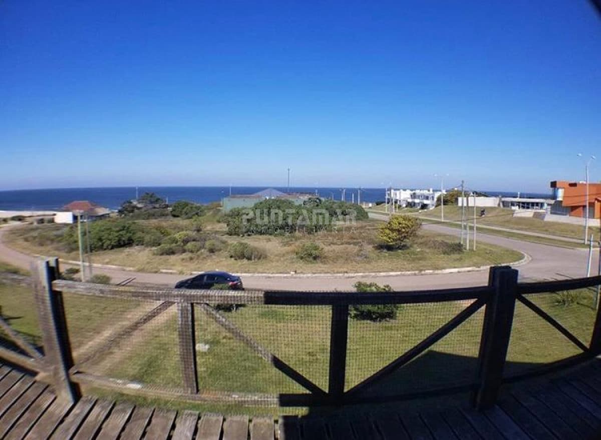 ALQUILER DE CASA DE 6 DORMITORIOS EN LA BARRA  -