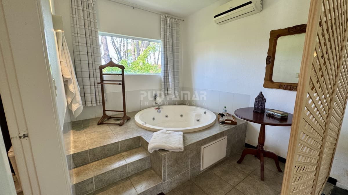 Casa ID.211927 - HERMOSA CASA DE 4 DORMITORIOS A METROS DE PLAYA MONTOYA