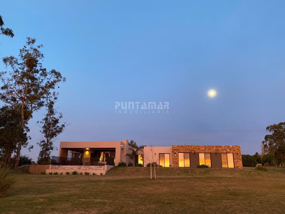 Casa en alquiler en Pueblo Mio  -