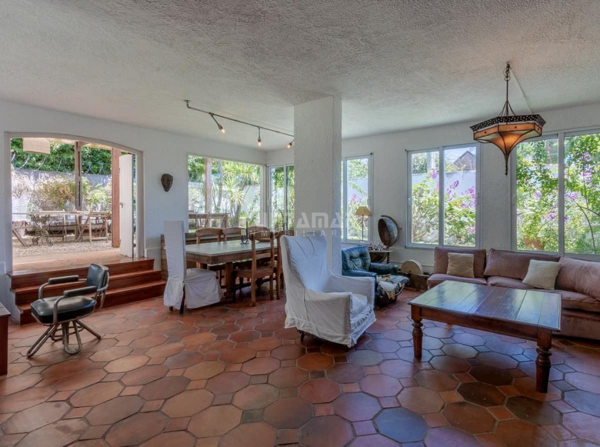 CERCA DE LA PLAYA, CASA A LA VENTA EN EL  CORAZON DE LA BARRA   -