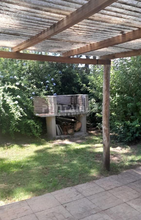 CASA DE 2 DORMITORIOS EN LA MANSA  -